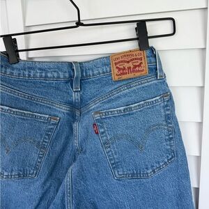 Levi's Straight Jeans